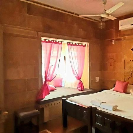 ג'איסלמר Hotel Nirmal Haveli מראה חיצוני תמונה
